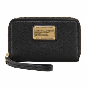 MARC by Marc JacobsClassic Q Wingman Wristlet Zip